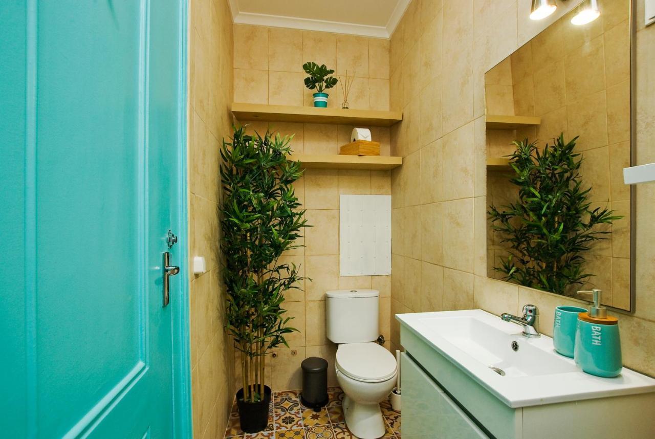 C&o Alcantara-lisbon Homestay *